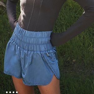 Free People the way home shorts size Large Blue